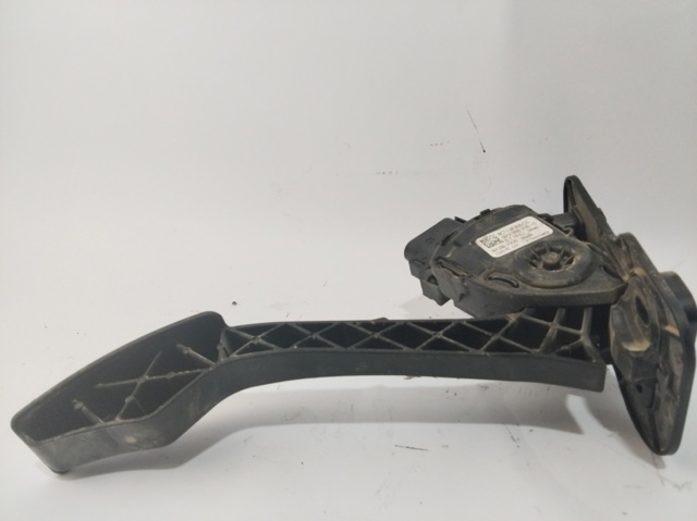 6C119F836CC Pedal del acelerador  en stock Castellón