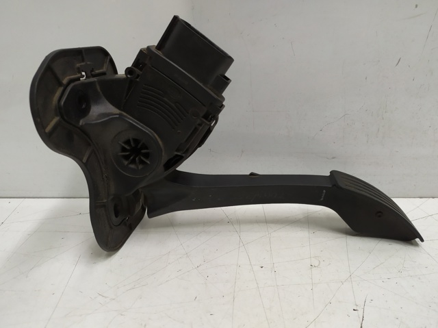 6C119F836CC Pedal del acelerador  disponible Utrera