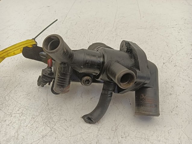 Caja del termostato 6C1Q8A586BD FORD