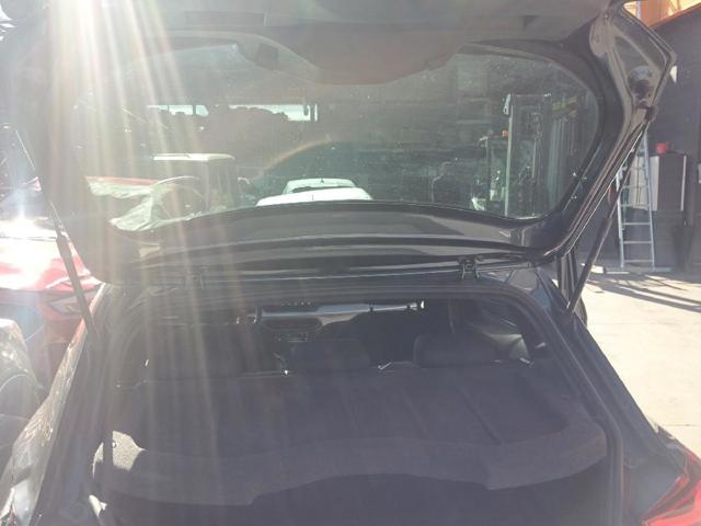 VAG 6F0827550C Amortiguador maletero  en stock Terrassa