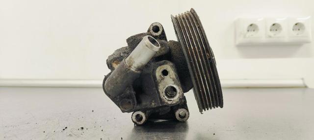 6G913A696CD Bomba de dirección asistida  comprar en Reus