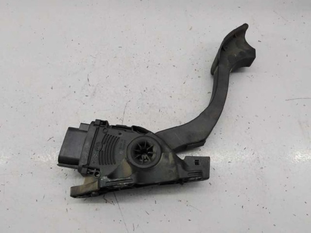 6G929F836RC Pedal del acelerador  en stock Granada