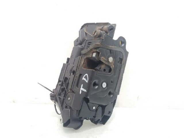 6J0839016F Cerradura de la puerta trasera derecha  en stock Castellón