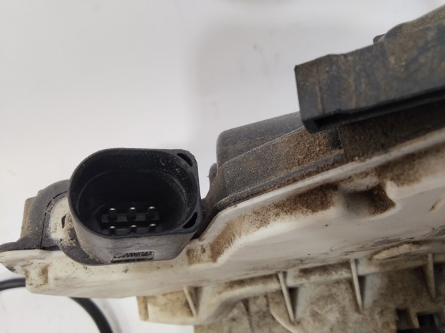 6J0839016F Cerradura de la puerta trasera derecha comprar Sevilla