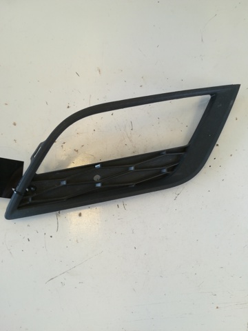 6J0853666E VAG Tapa de rejilla de faro antiniebla delantero derecho comprar Bilbao