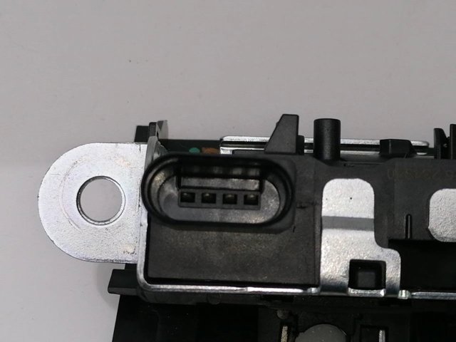 VAG 6J4827505D Cerradura de maletero  en stock Terrassa