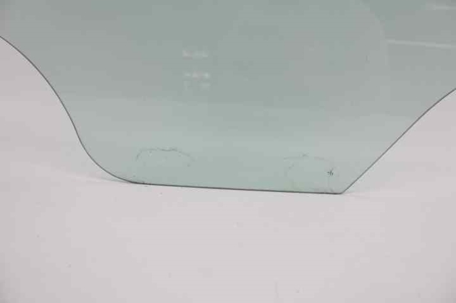 VAG 6J4845205 Cristal de puerta trasera izquierda  en stock Terrassa