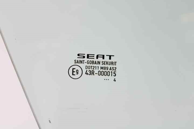 6J4845206 Cristal de puerta trasera derecha  disponible Utrera