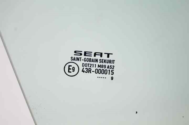 6J4845206 VAG Cristal de puerta trasera derecha  comprar en Jaén
