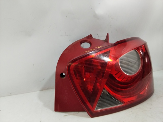 6J4945096C Piloto trasero derecho  disponible Utrera