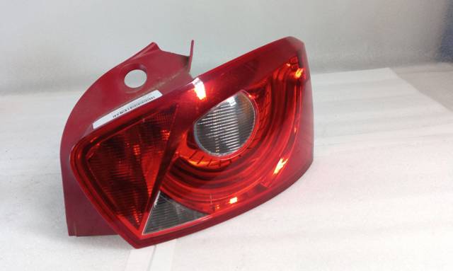 VAG 6J4945096C Piloto trasero derecho  disponible Lugo