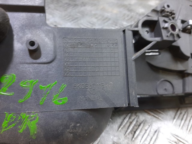 6K0837113 Manija interior de puerta delantera izquierda  comprar en Reus
