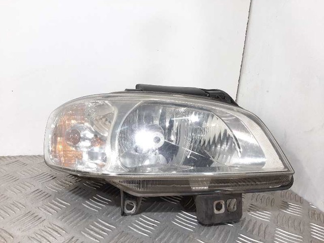 Luz derecha 6K1941030C VAG