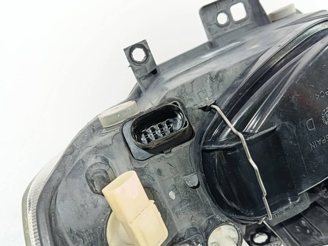 6K1941044A VAG Faro derecho  comprar en Oviedo