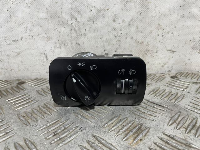 6K1941531AL Interruptor de luces en el tablero comprar Almería