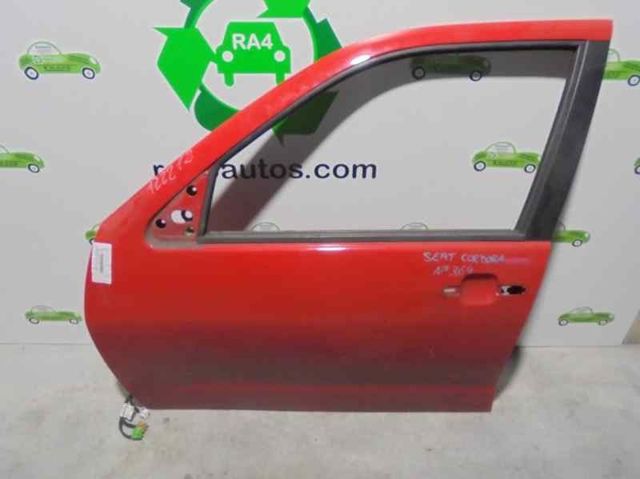 Puerta delantera izquierda 6K3831051C VAG/Seat