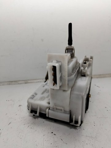 6K4837016A VAG Cerradura de puerta delantera derecha  en stock Córdoba