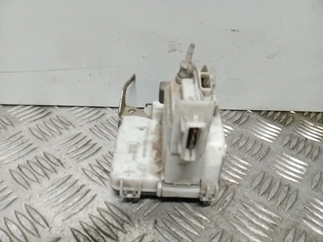 6K4837016A VAG Cerradura de puerta delantera derecha  en stock Huelva