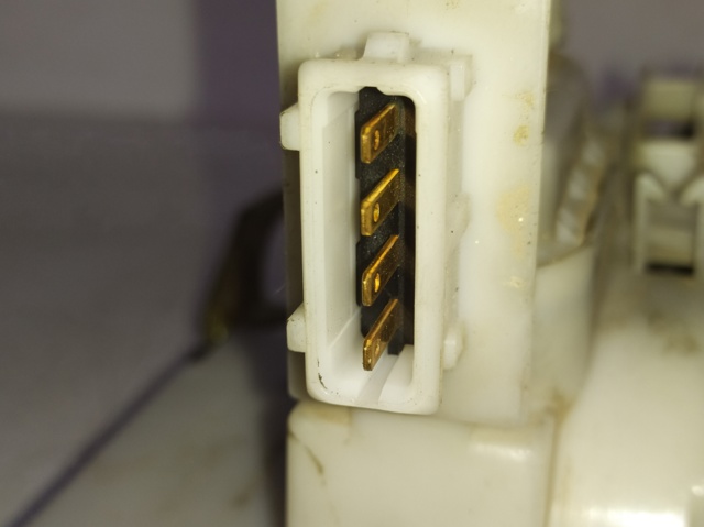6K4837016A VAG Cerradura de puerta delantera derecha  en stock Córdoba