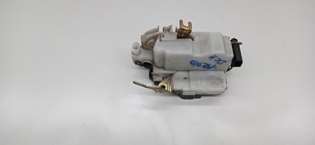 6K4837016D VAG Cerradura de puerta delantera derecha  en stock Huelva