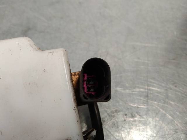 VAG 6K4837016D Cerradura de puerta delantera derecha  disponible Valladolid