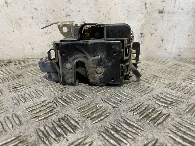 VAG 6K4837016D Cerradura de puerta delantera derecha  en stock Salamanca
