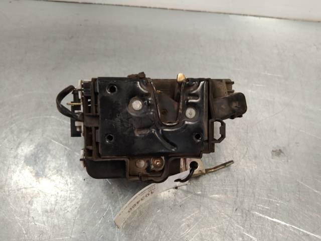 6K4837016D Cerradura de puerta delantera derecha comprar Sevilla
