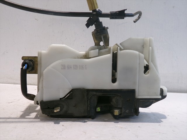 VAG 6K4839016G Cerradura de la puerta trasera derecha comprar Pamplona