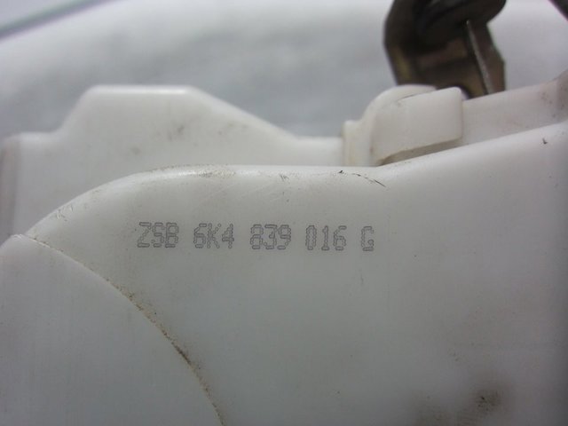 VAG 6K4839016G Cerradura de la puerta trasera derecha  en stock Terrassa