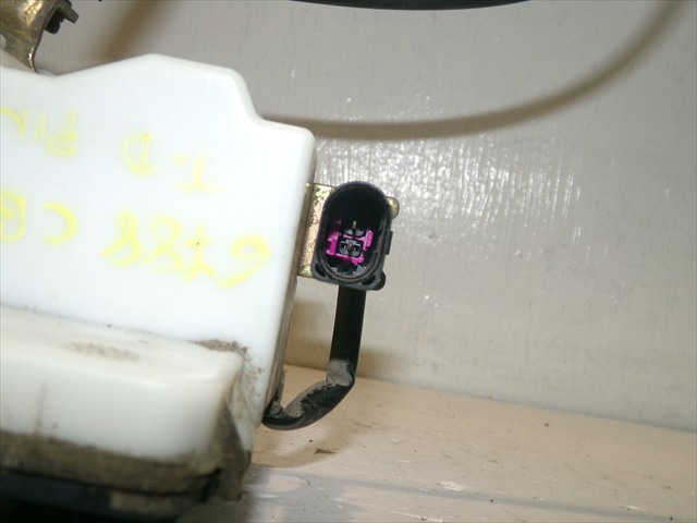 6K4839016G Cerradura de la puerta trasera derecha  comprar en Reus