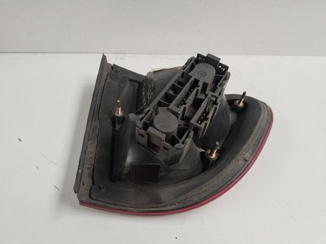 6K5945112F Piloto trasero exterior derecho  en stock Sabadell