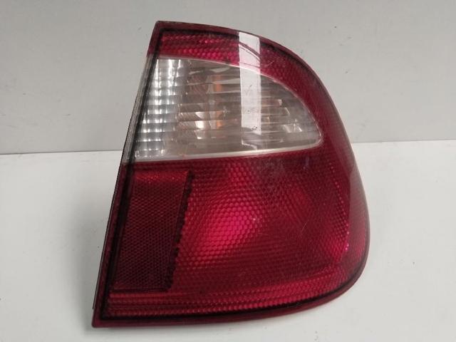 6K5945112F Piloto trasero exterior derecho  en stock Granada