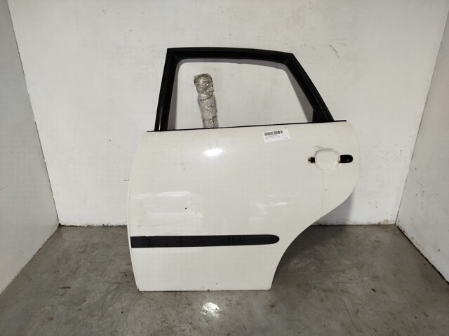 Comprar Puerta delantera derecha Seat Ibiza III hatchback usado