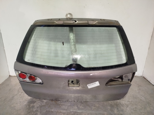 Puerta delantera derecha Seat Ibiza III 6L1 usado
