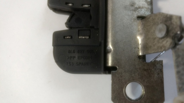 6L6827505A Cerradura de tapa de maletero  comprar en Reus