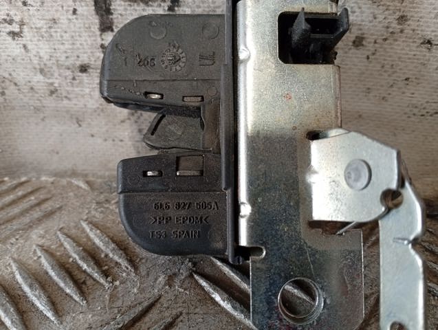 VAG 6L6827505A Cerradura de maletero  en stock Terrassa