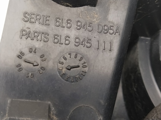 6L6945095A Piloto trasero exterior izquierdo  disponible Burgos