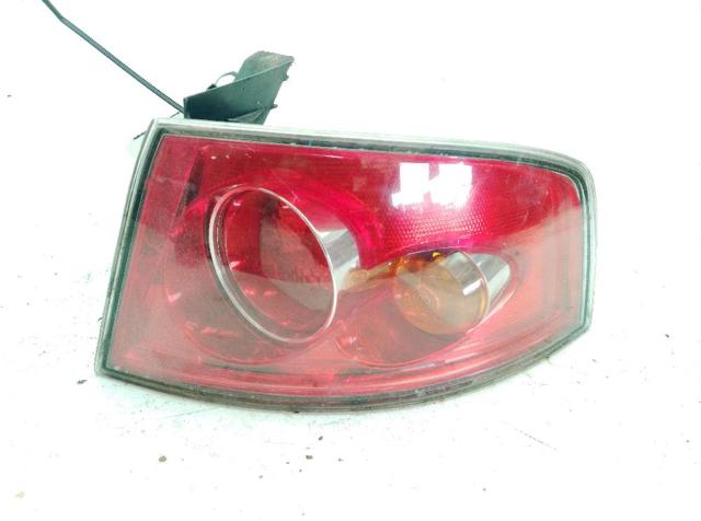 6L6945112 Piloto trasero exterior derecho  disponible Utrera