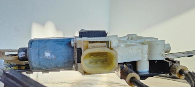 FORD 6M2114553B Motor del elevalunas de la puerta delantera derecha  en stock Terrassa