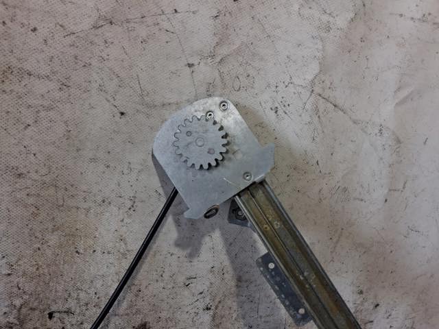 6M2114553B Motor del elevalunas de la puerta delantera derecha  disponible Málaga