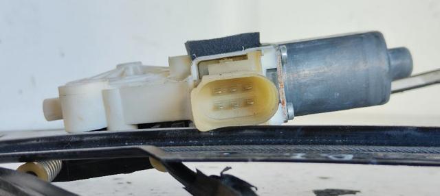 6M2114A389B Motor del elevalunas de la puerta delantera izquierda  disponible Utrera