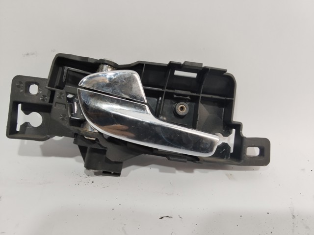6M21U22601 Manija interior izquierda delantera/trasera de puerta  comprar en Zaragoza