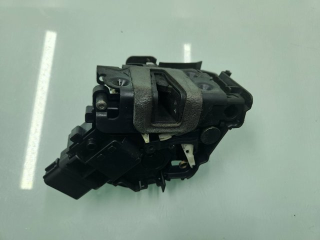 6M2AR21813EC FORD Cerradura de puerta delantera izquierda  disponible Ourense