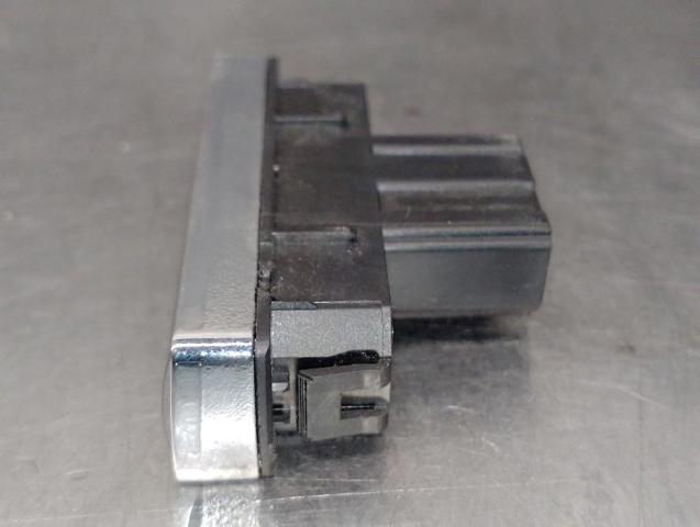 6M2T13A350AB FORD Boton de luz de emergencía  en stock Gandía