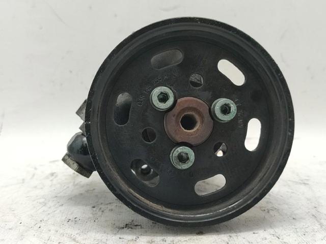 6N0145157 Bomba de dirección  en stock Sabadell
