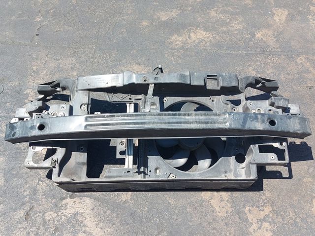 6N0805594 VAG Panel de soporte del radiador y montaje de faros  disponible Ourense