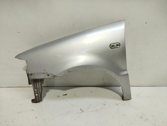 Aleta delantera izquierda para Volkswagen Polo III (6N2)