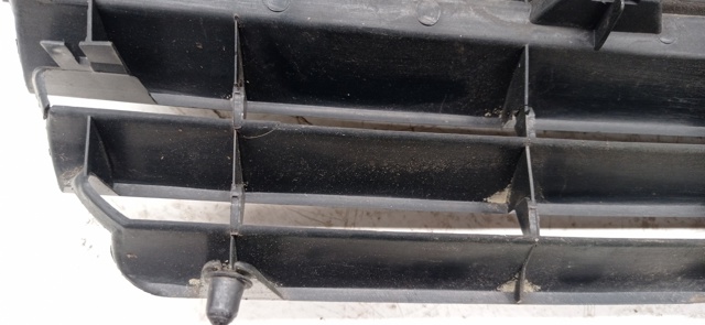 Precio del repuesto Parrilla de radiador Polo III hatchback