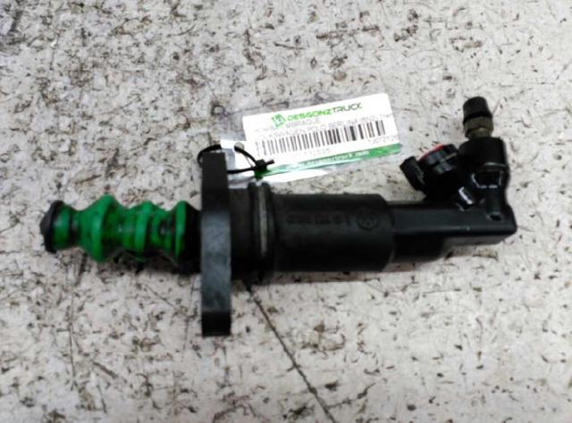 Cilindro maestro de clutch 6N1721388 VAG