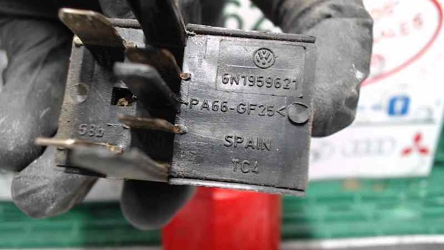 6N1959621 VAG Botón de encendido de la calefacción de la luneta trasera  disponible Ourense